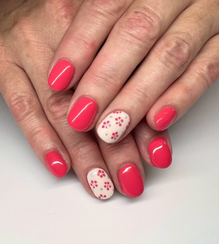 30 Gorgeous Short Nails That Prove Less is More