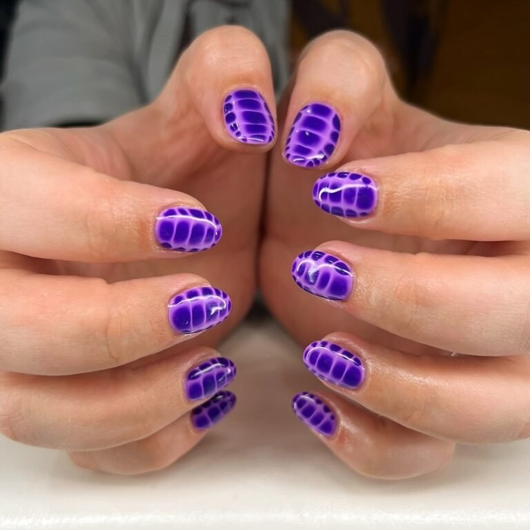 21 Purple Nails You’ll Want to Screenshot Immediately